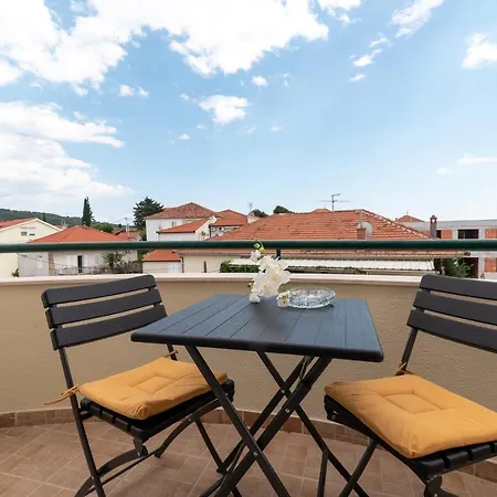 Apartman Dildo Apartman *